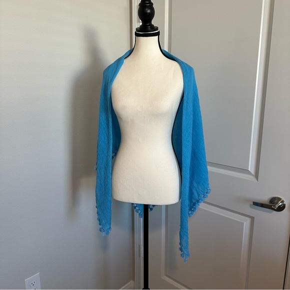 Rampage Sky blue Square Scarf with Tassels EUC - Picture 4 of 5